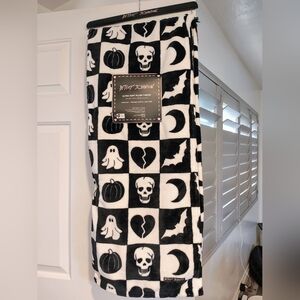 Betsey Johnson black and white checkerboard skull ghost bat moon blanket 50x70
